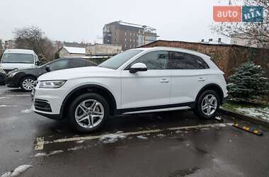 Внедорожник / Кроссовер Audi Q5 2017 в Луцке