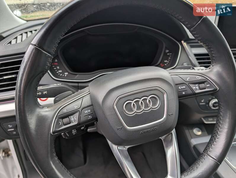 Позашляховик / Кросовер Audi Q5 2017 в Луцьку