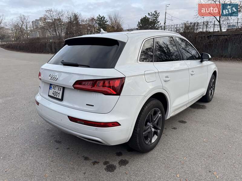 Позашляховик / Кросовер Audi Q5 2019 в Дніпрі