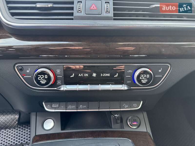 Позашляховик / Кросовер Audi Q5 2019 в Дніпрі