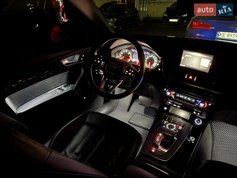 Позашляховик / Кросовер Audi Q5 2019 в Дніпрі