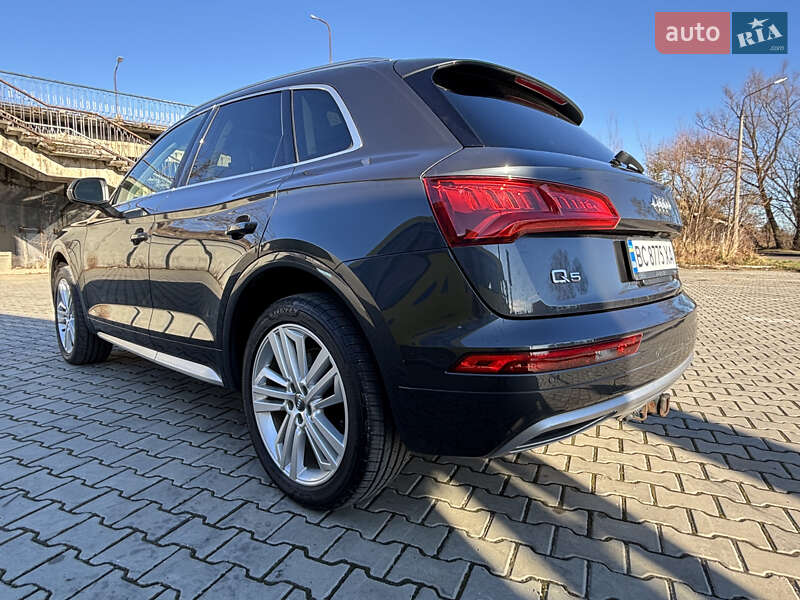 Внедорожник / Кроссовер Audi Q5 2017 в Дрогобыче