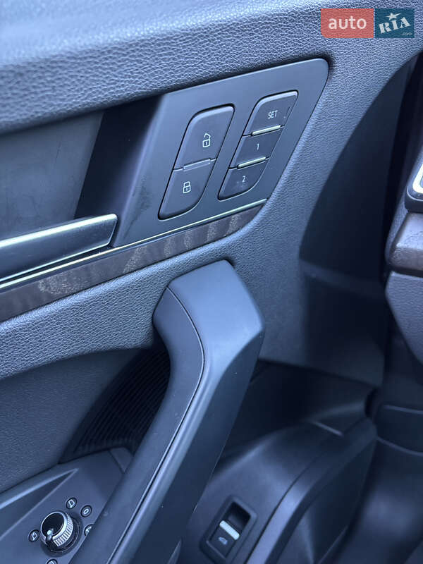 Внедорожник / Кроссовер Audi Q5 2017 в Дрогобыче