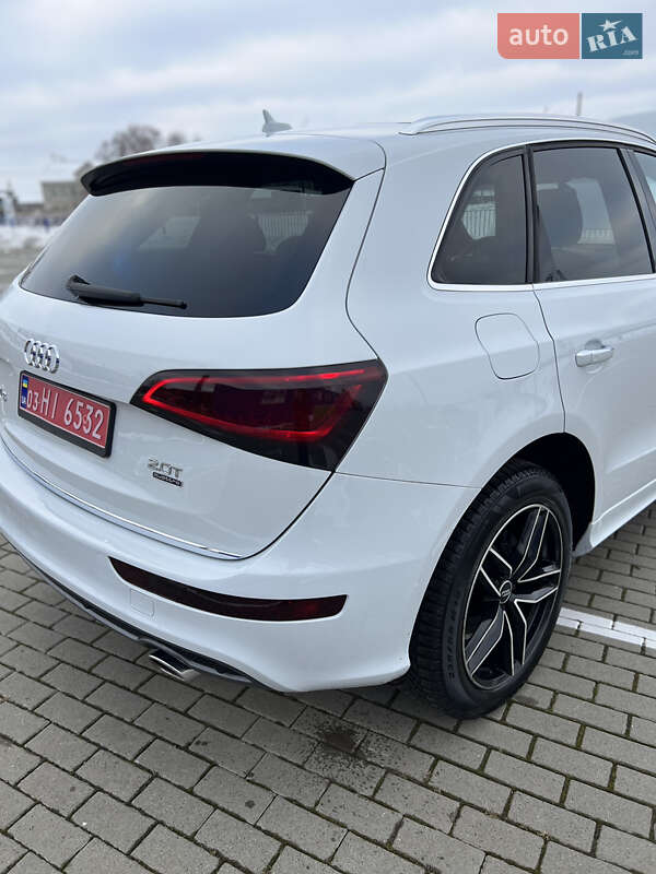 Позашляховик / Кросовер Audi Q5 2017 в Нововолинську