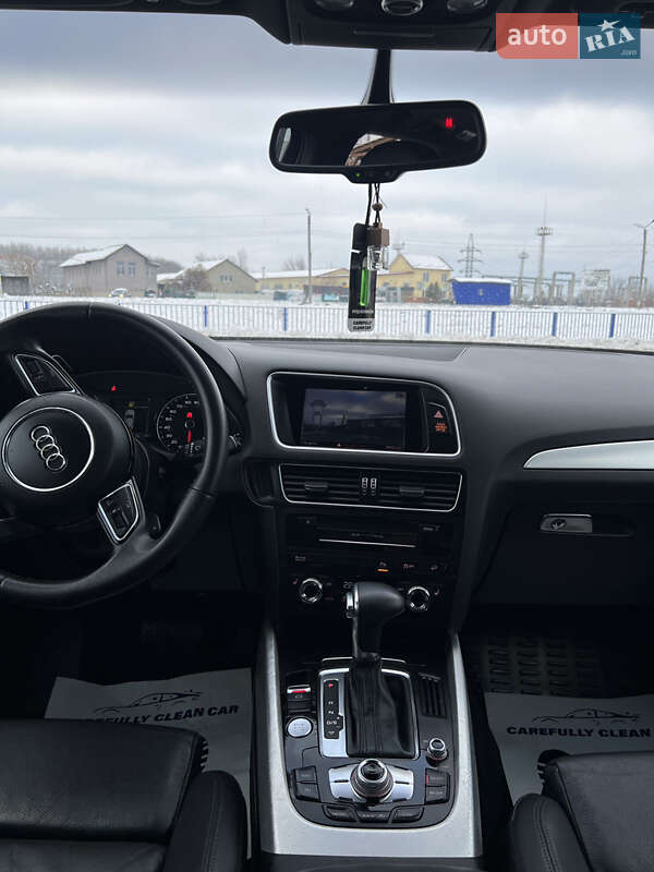 Позашляховик / Кросовер Audi Q5 2017 в Нововолинську