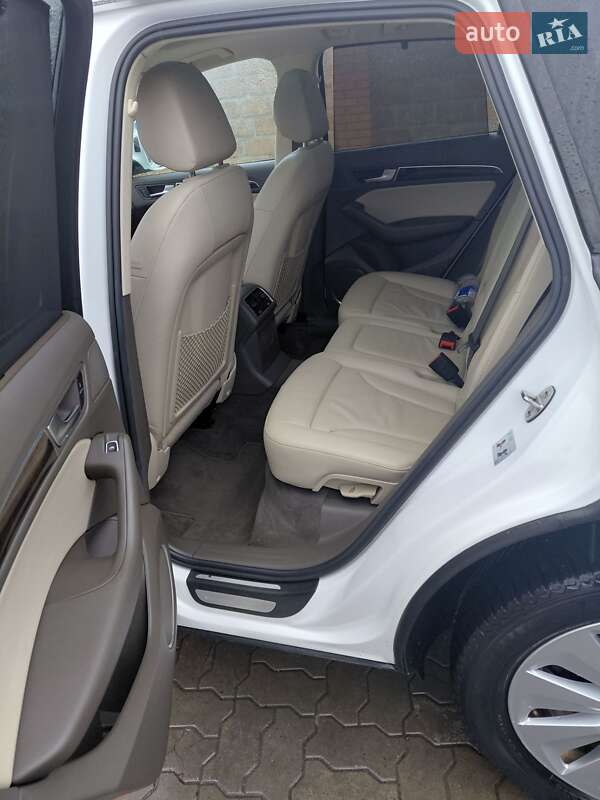 Внедорожник / Кроссовер Audi Q5 2012 в Золочеве