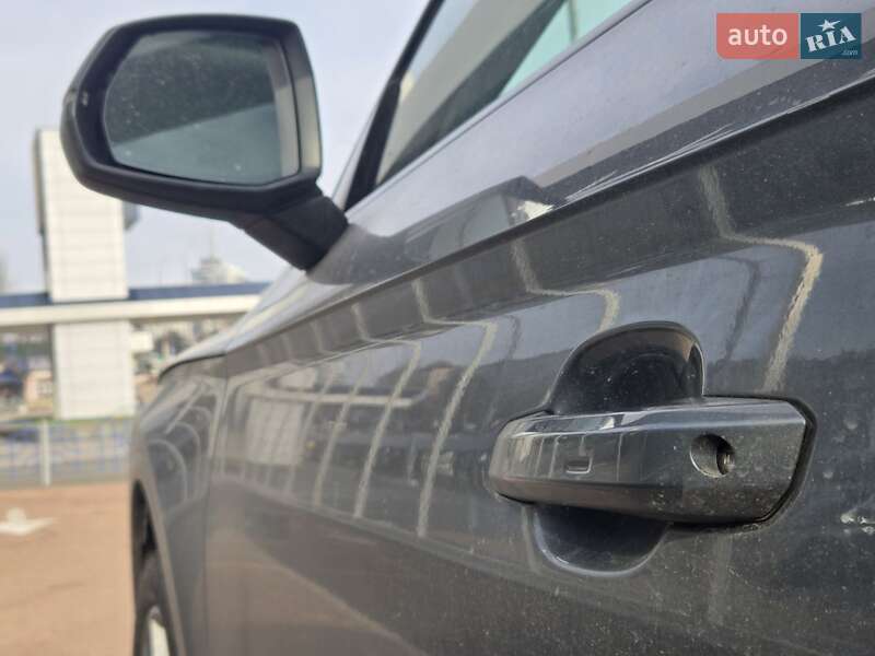 Внедорожник / Кроссовер Audi Q5 2019 в Киеве