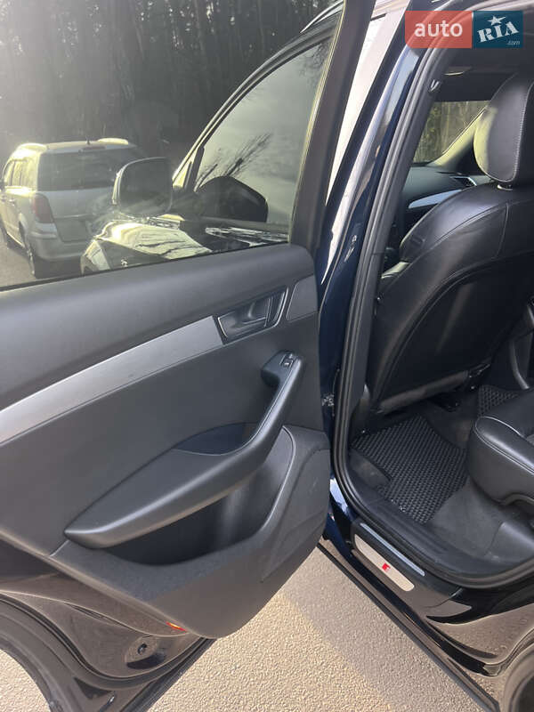 Внедорожник / Кроссовер Audi Q5 2011 в Киеве