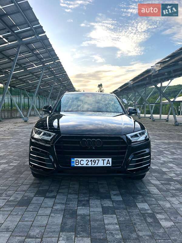 Позашляховик / Кросовер Audi Q5 2019 в Києві