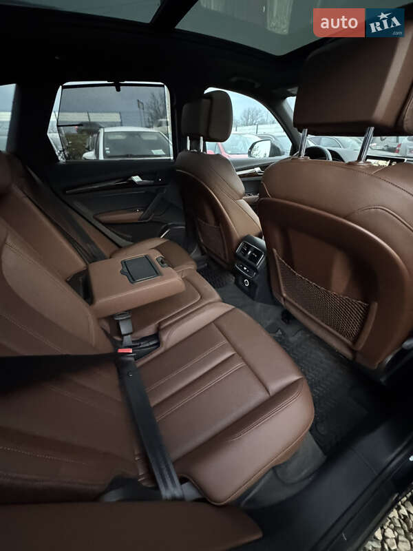 Внедорожник / Кроссовер Audi Q5 2017 в Ивано-Франковске