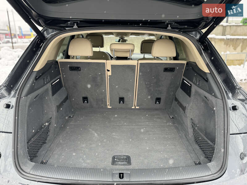 Внедорожник / Кроссовер Audi Q5 2017 в Стрые