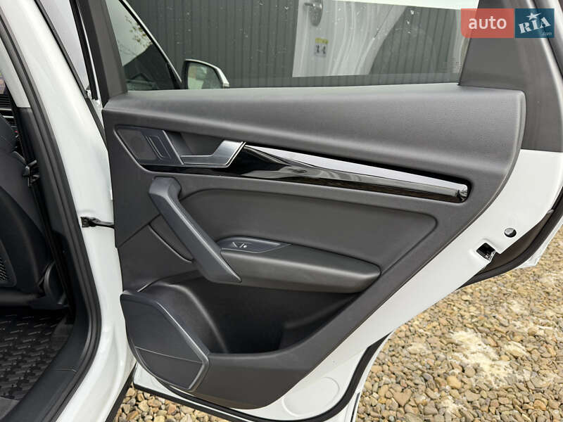 Позашляховик / Кросовер Audi Q5 2024 в Стрию