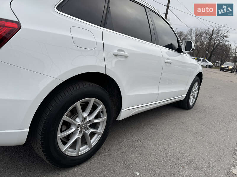 Внедорожник / Кроссовер Audi Q5 2014 в Днепре