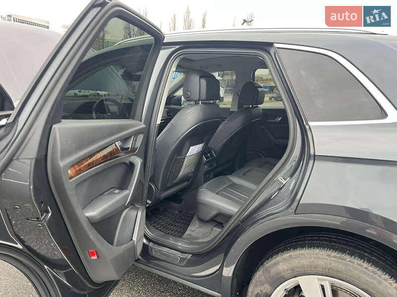 Внедорожник / Кроссовер Audi Q5 2017 в Киеве