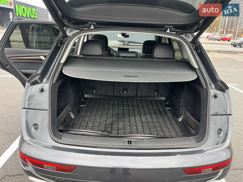 Внедорожник / Кроссовер Audi Q5 2017 в Киеве