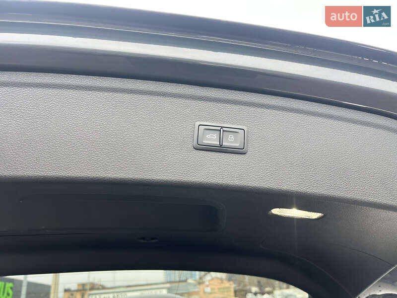 Внедорожник / Кроссовер Audi Q5 2017 в Киеве