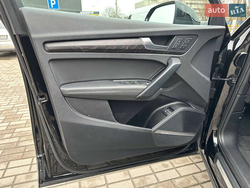 Внедорожник / Кроссовер Audi Q5 2019 в Житомире