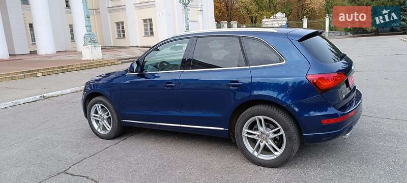 Внедорожник / Кроссовер Audi Q5 2013 в Желтых Водах