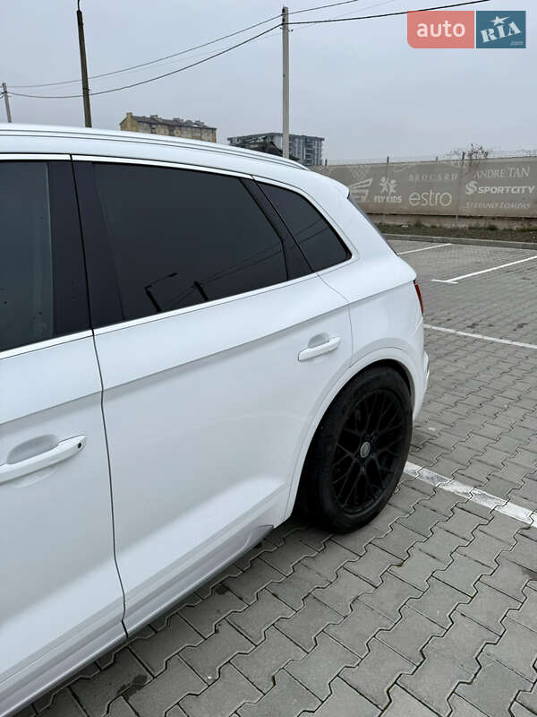 Внедорожник / Кроссовер Audi Q5 2018 в Ивано-Франковске