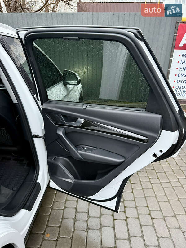 Внедорожник / Кроссовер Audi Q5 2018 в Ивано-Франковске