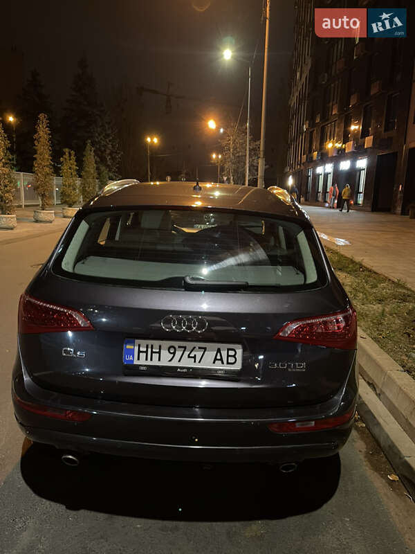Позашляховик / Кросовер Audi Q5 2011 в Києві