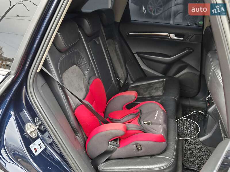 Внедорожник / Кроссовер Audi Q5 2009 в Киеве