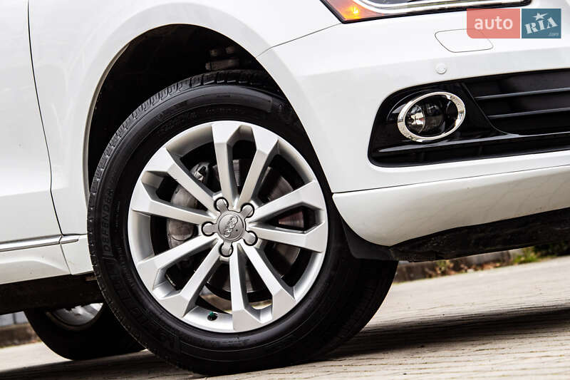 Позашляховик / Кросовер Audi Q5 2016 в Львові