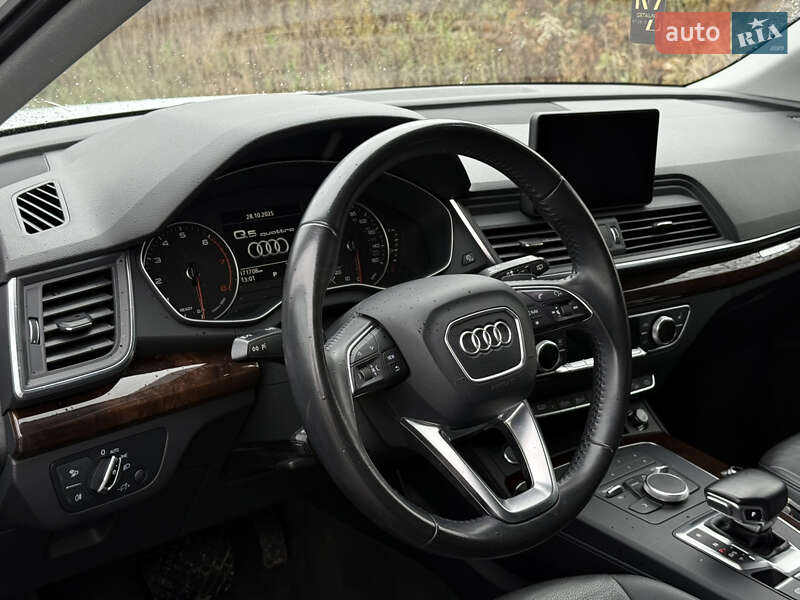 Позашляховик / Кросовер Audi Q5 2018 в Новояворівську
