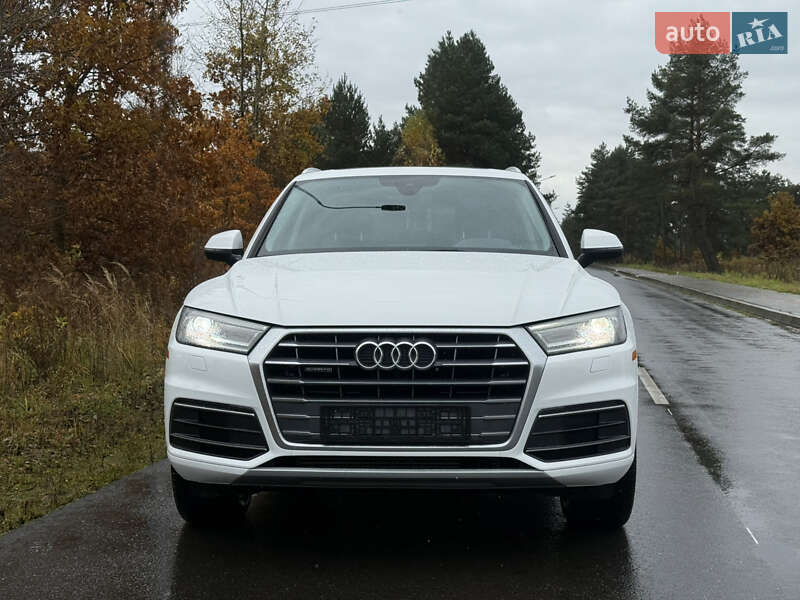 Позашляховик / Кросовер Audi Q5 2018 в Новояворівську