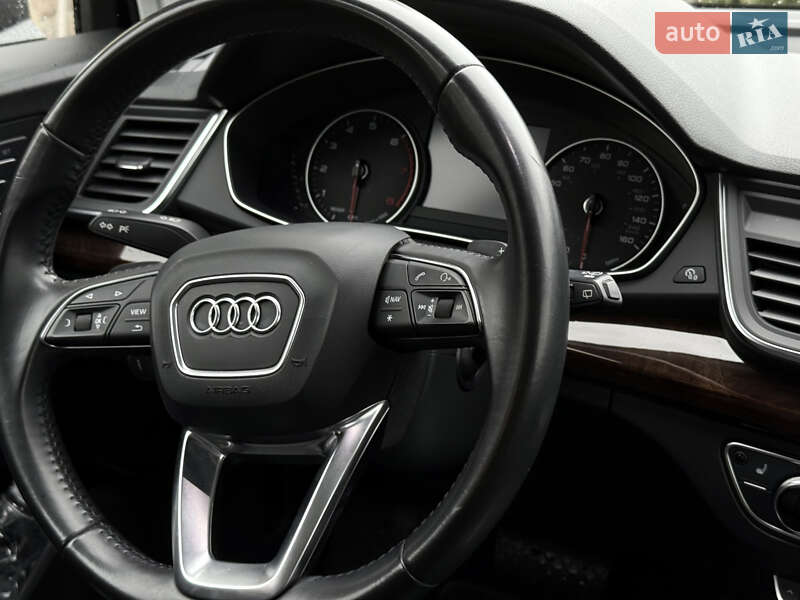 Позашляховик / Кросовер Audi Q5 2018 в Новояворівську