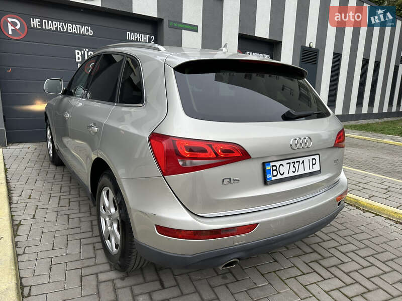 Позашляховик / Кросовер Audi Q5 2015 в Львові