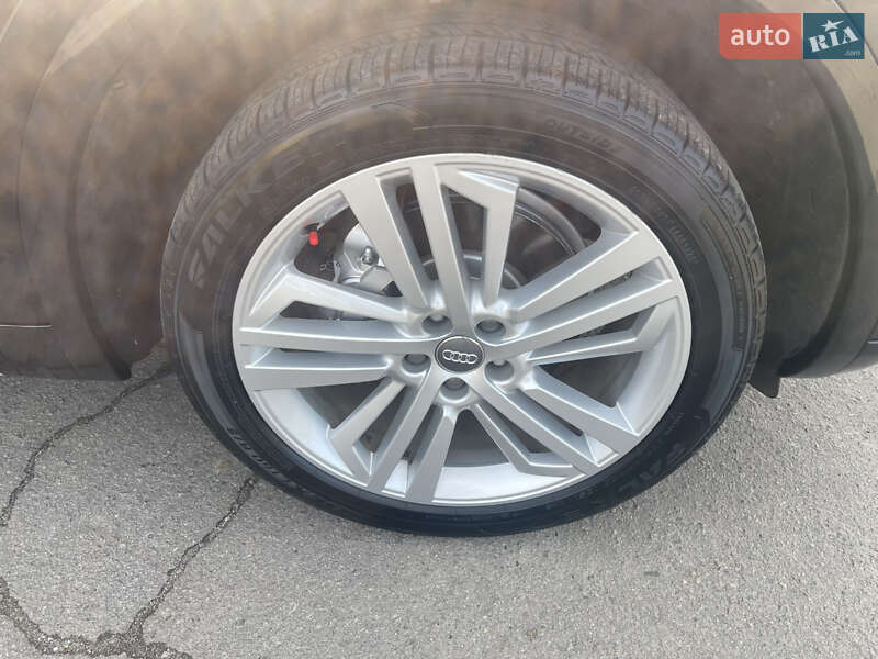 Внедорожник / Кроссовер Audi Q5 2019 в Ровно фото 17 Внедорожник / Кроссовер Audi Q5 2019 в Ровно