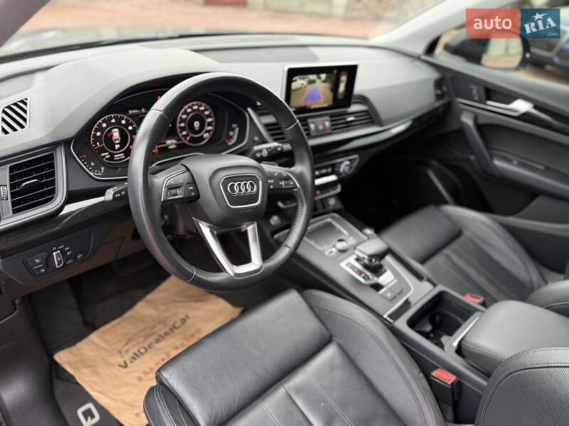 Внедорожник / Кроссовер Audi Q5 2018 в Луцке