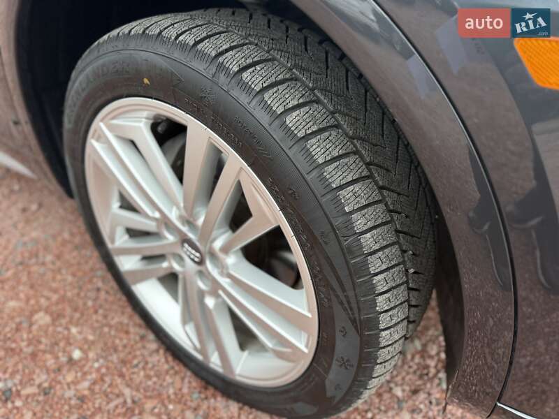 Внедорожник / Кроссовер Audi Q5 2018 в Луцке