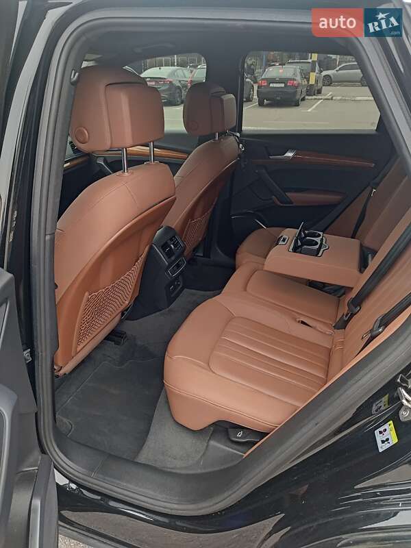 Внедорожник / Кроссовер Audi Q5 2020 в Киеве