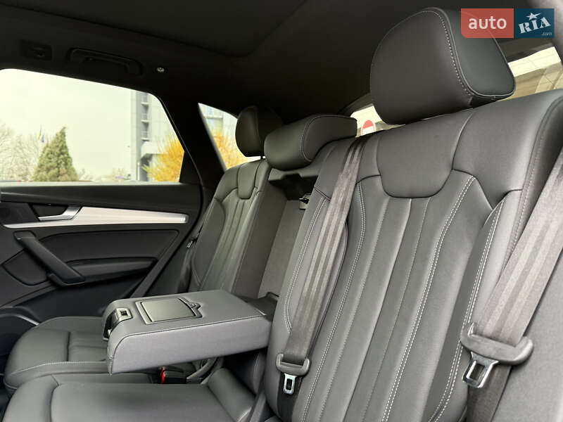 Позашляховик / Кросовер Audi Q5 2022 в Києві фото 36 Позашляховик / Кросовер Audi Q5 2022 в Києві