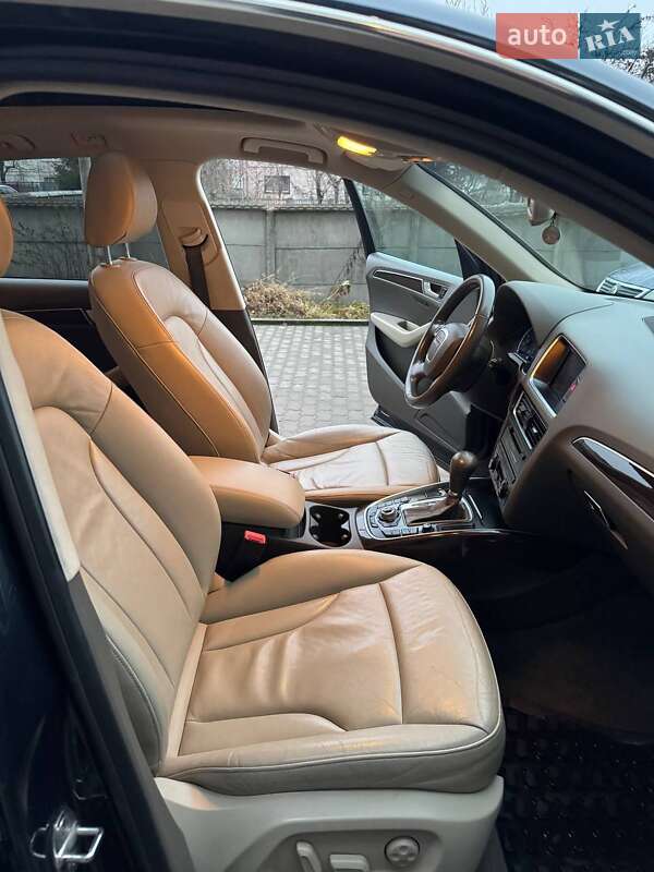 Позашляховик / Кросовер Audi Q5 2011 в Львові