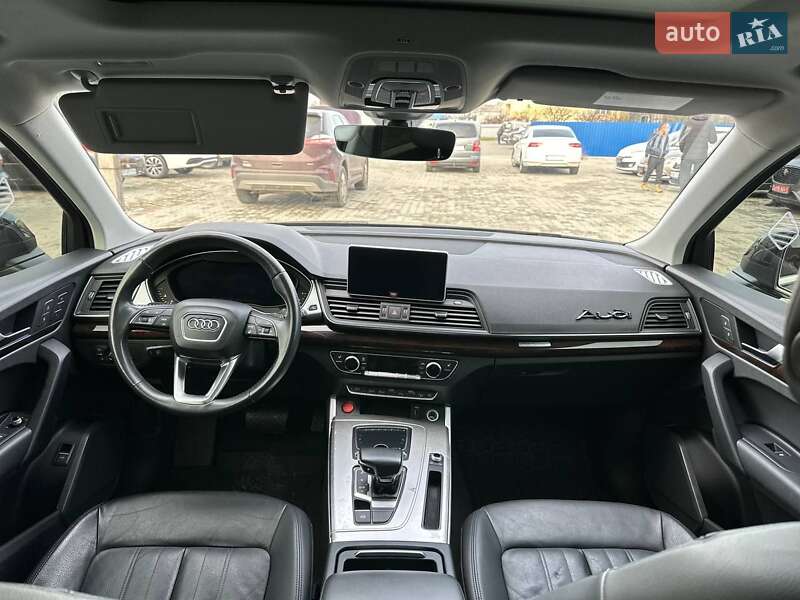 Позашляховик / Кросовер Audi Q5 2018 в Ужгороді