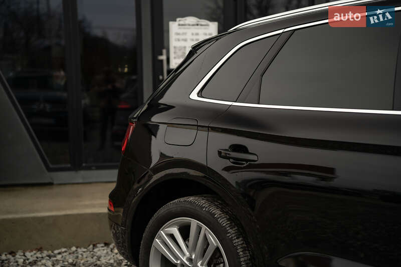 Внедорожник / Кроссовер Audi Q5 2018 в Черновцах