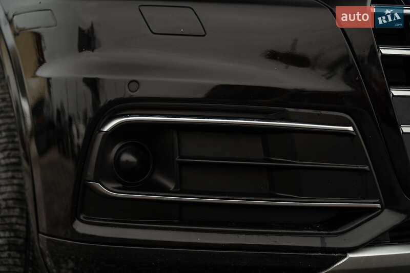 Внедорожник / Кроссовер Audi Q5 2018 в Черновцах