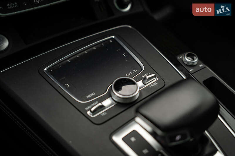 Внедорожник / Кроссовер Audi Q5 2018 в Черновцах