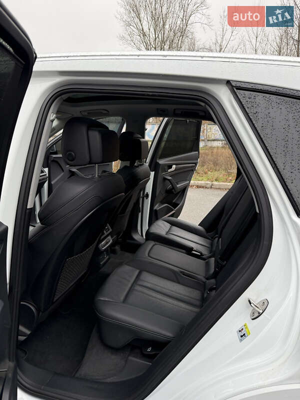 Внедорожник / Кроссовер Audi Q5 2020 в Киеве