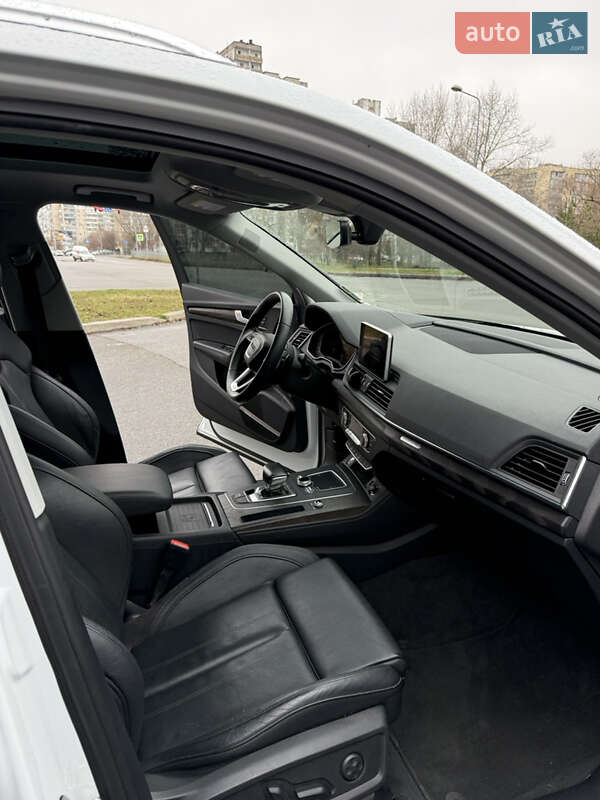 Внедорожник / Кроссовер Audi Q5 2020 в Киеве