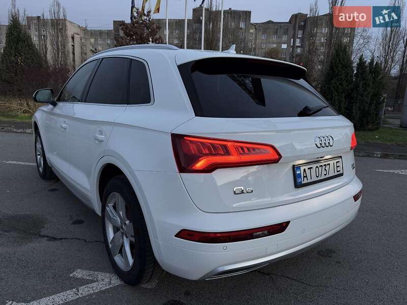 Позашляховик / Кросовер Audi Q5 2018 в Івано-Франківську