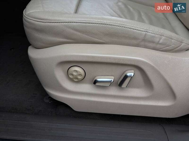 Внедорожник / Кроссовер Audi Q5 2015 в Стрые