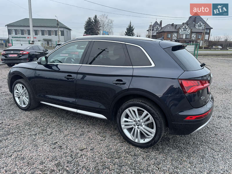 Позашляховик / Кросовер Audi Q5 2018 в Луцьку