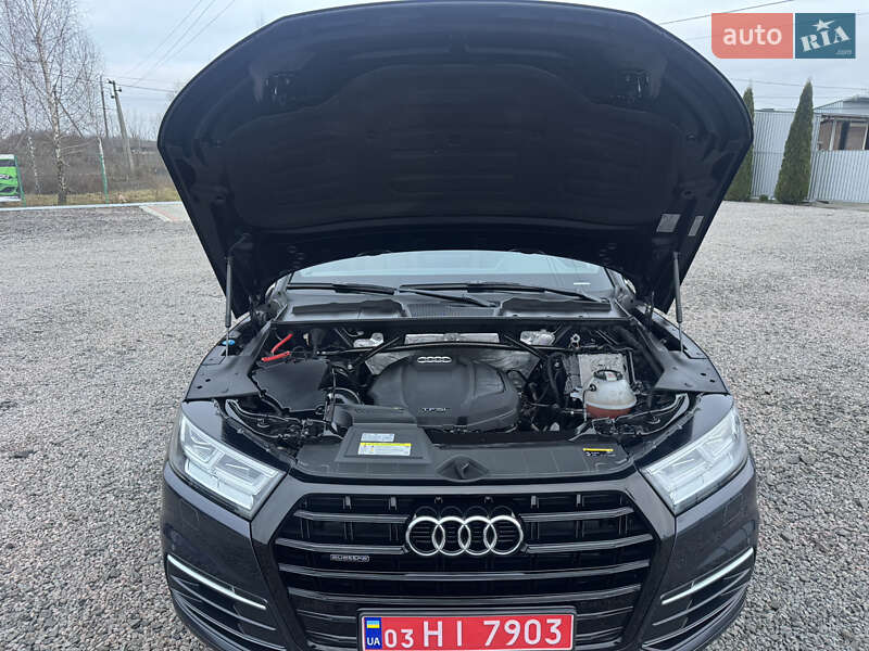 Позашляховик / Кросовер Audi Q5 2018 в Луцьку