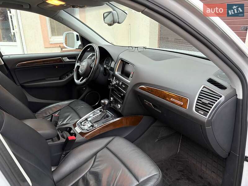 Внедорожник / Кроссовер Audi Q5 2015 в Карловке