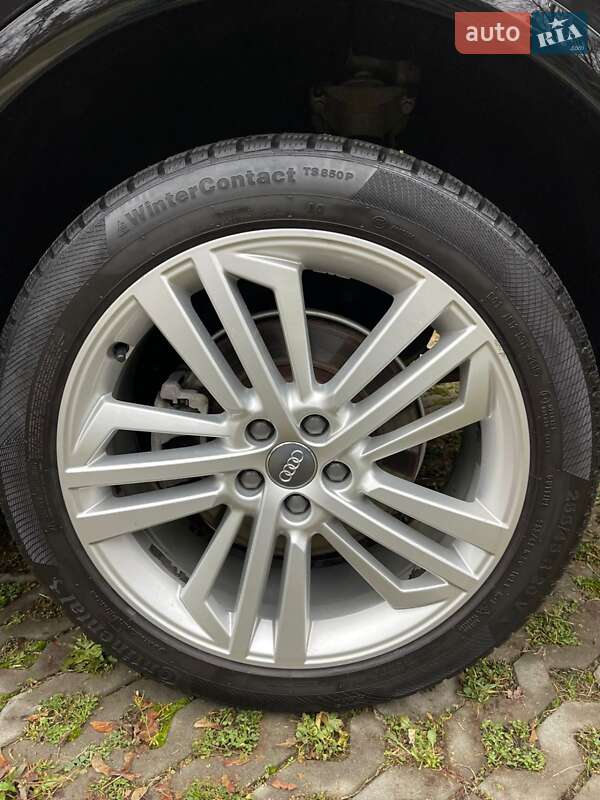 Внедорожник / Кроссовер Audi Q5 2018 в Ахтырке