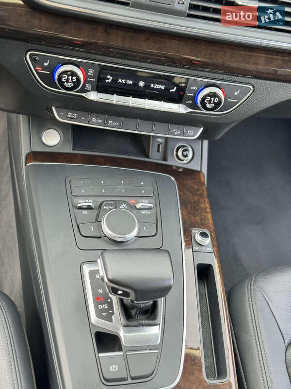 Внедорожник / Кроссовер Audi Q5 2019 в Львове